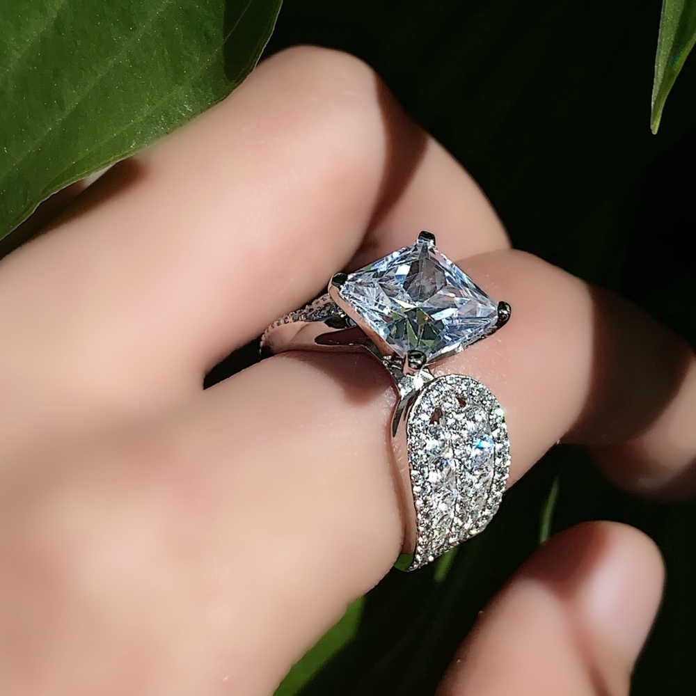 Ring (for wedding, engagement, promise)